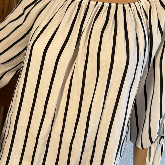 Summer top/ forever 21 brand. SHIPPING DISCOUNT INCLUDED - Picture 4 of 5